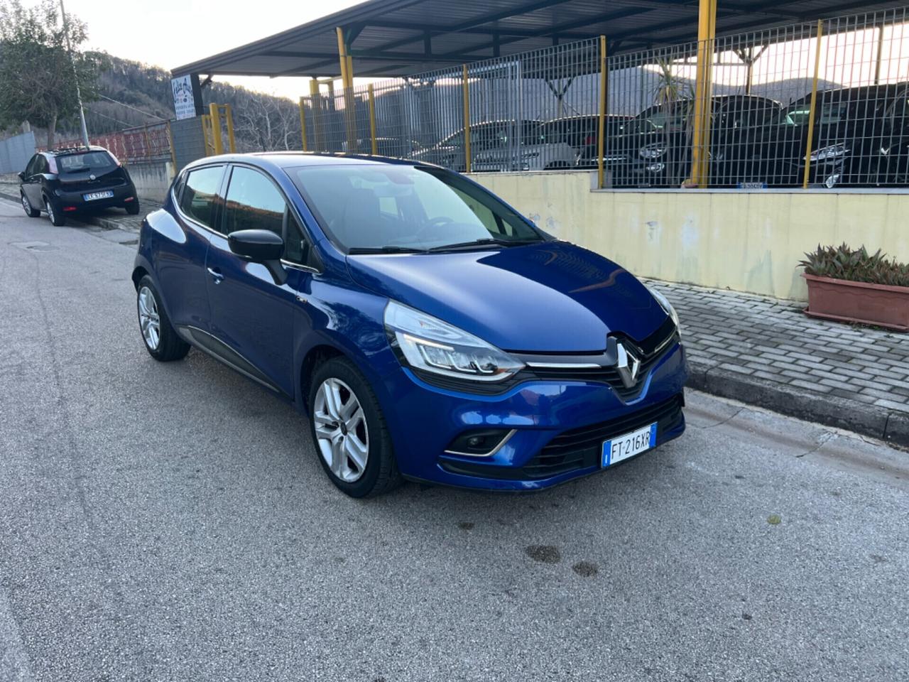 Renault Clio TCe 12V 90 CV Moschino Intens 2019 52mila km