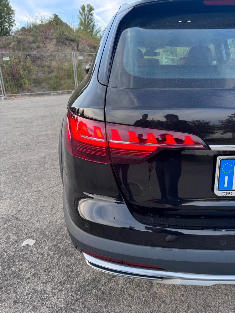 Audi A4 Allroad 40 2.0 tdi mhev Identity Contrast quattro 204cv s-tronic