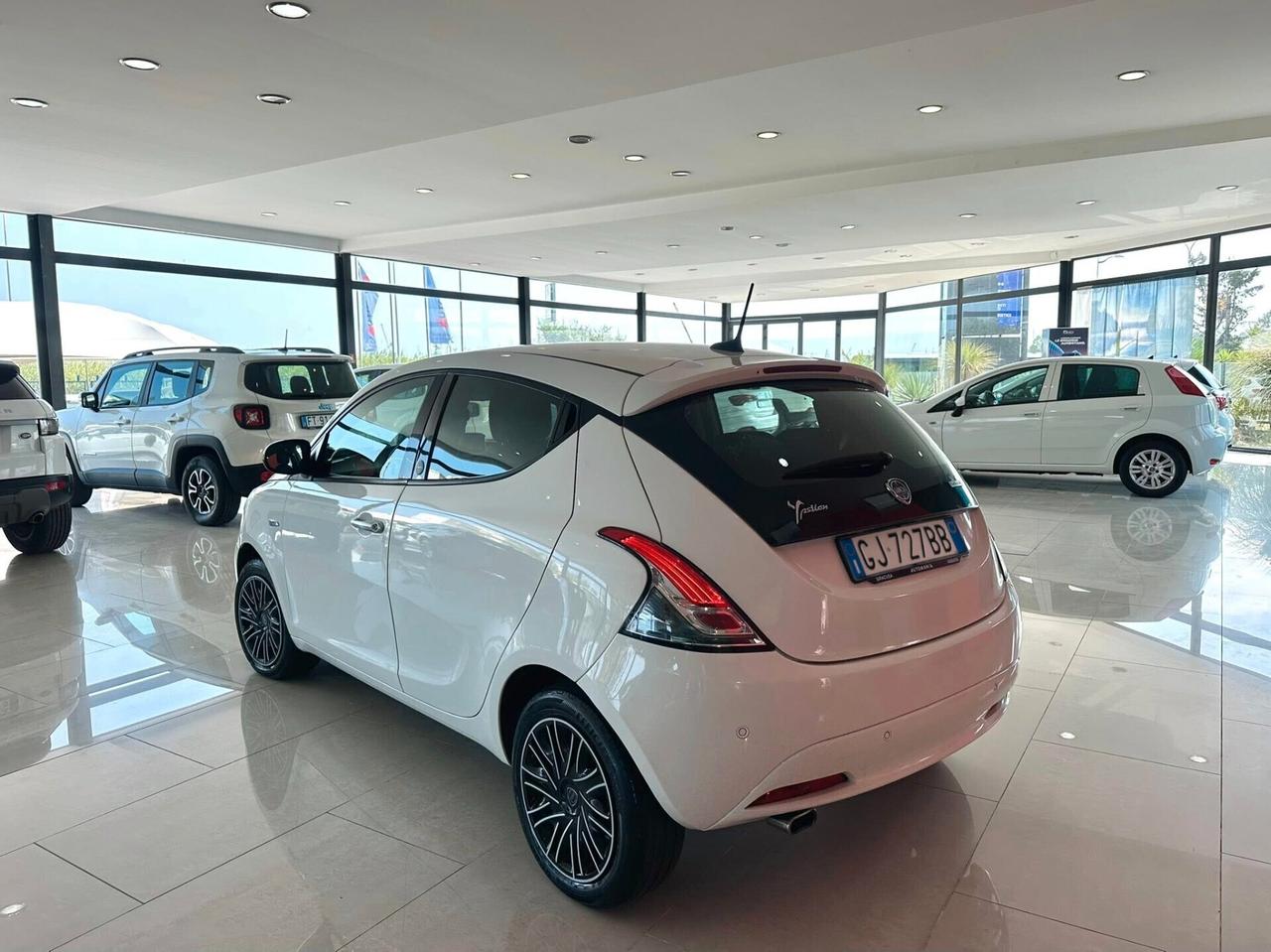 LANCIA YPSILON 1.0 HYBRID GOLD 70cv