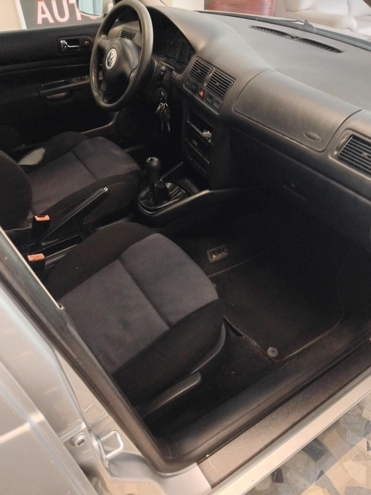 Volkswagen Golf 1.9 TDI/130 CV cat 5p. Highline