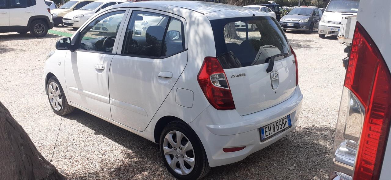 Hyundai i10 2011 - 1.1 benzina Lb automobili