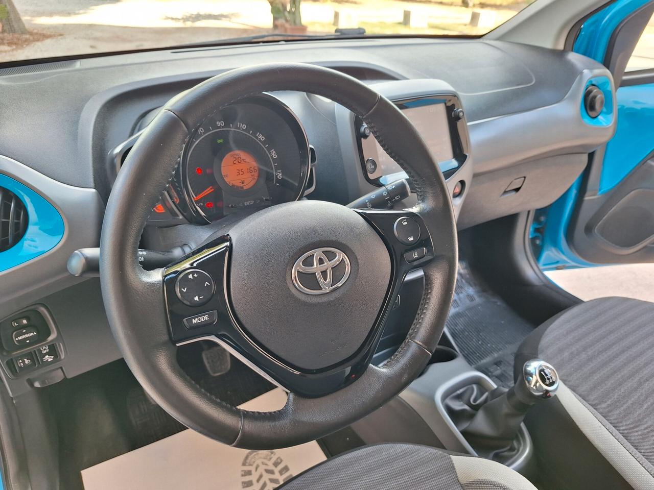 Toyota Aygo 1.0 5 porte x-cool 35000 km 2019