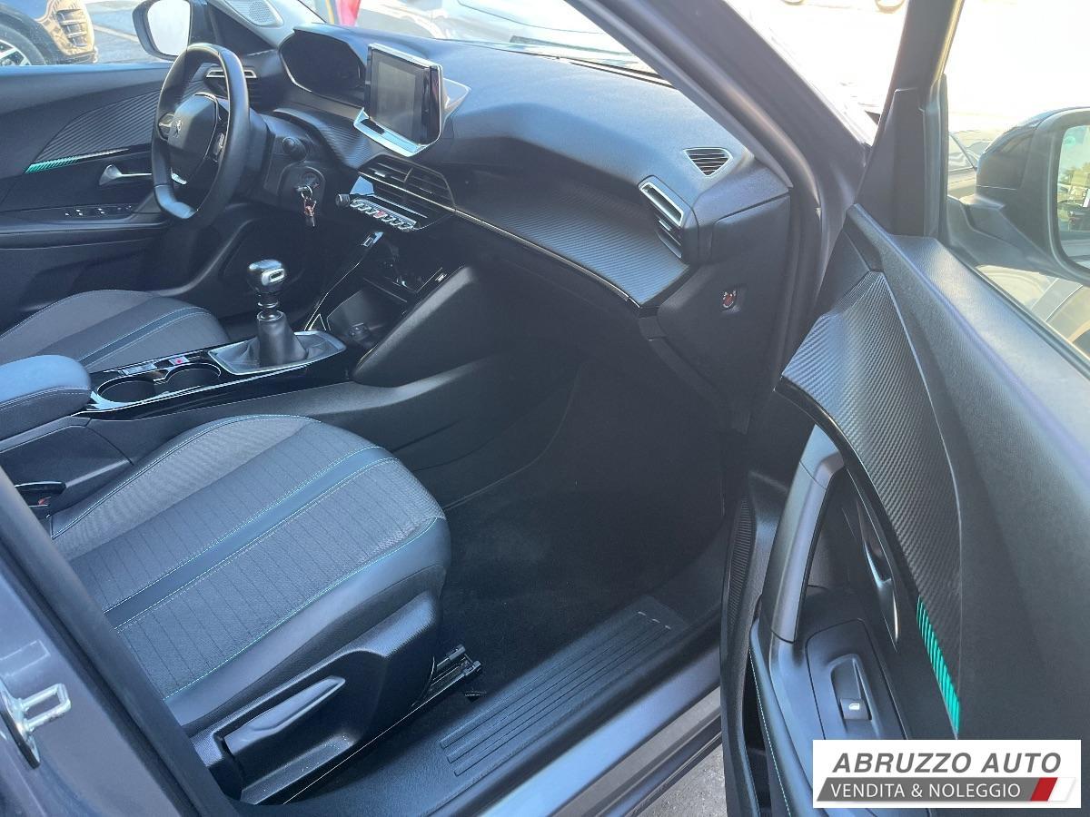 PEUGEOT 2008 PureTech 130 Allure 57.000 KM
