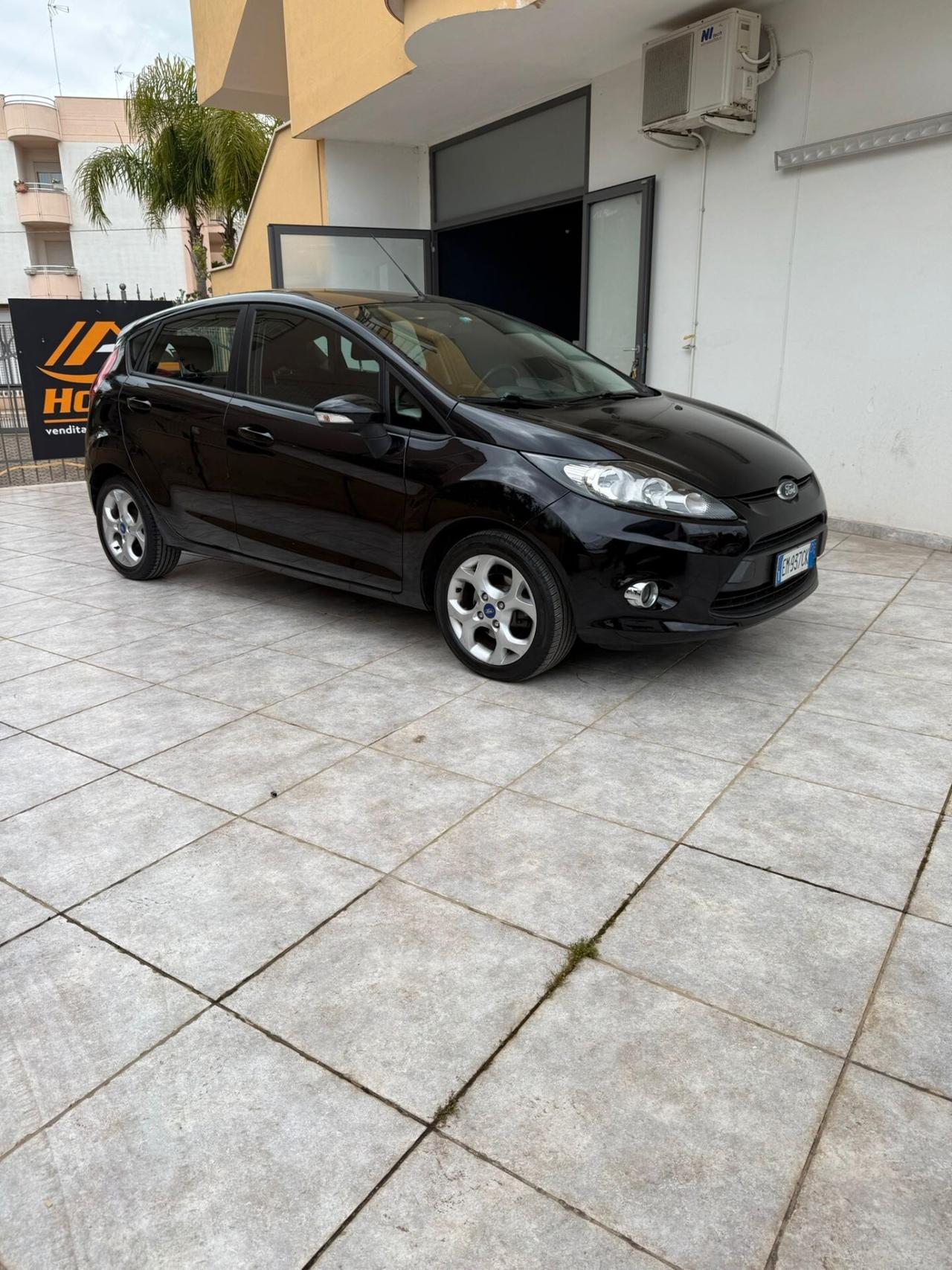 Ford Fiesta 1.4 TDCi 70CV 5 porte Titanium
