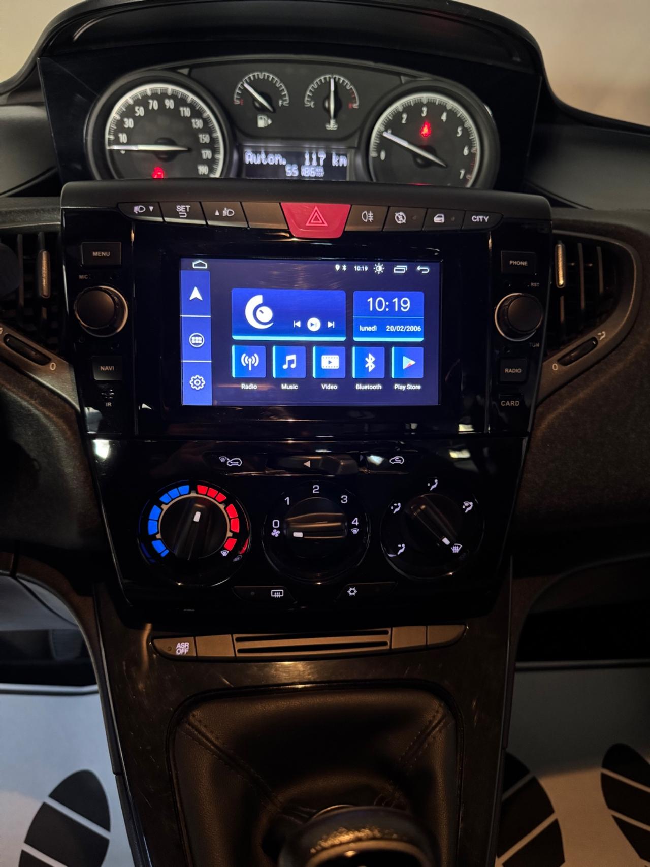 Lancia Ypsilon 1.2 69 CV 5 porte Platinum