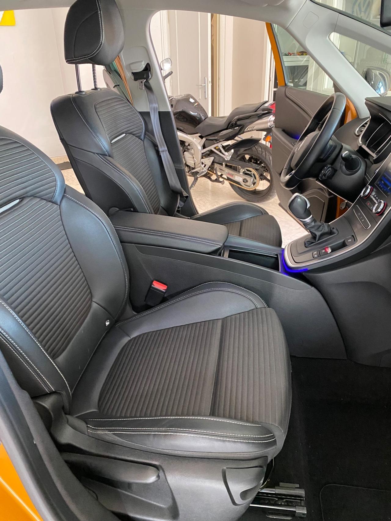 Renault Scenic Scénic Blue dCi 120 CV EDC Intens