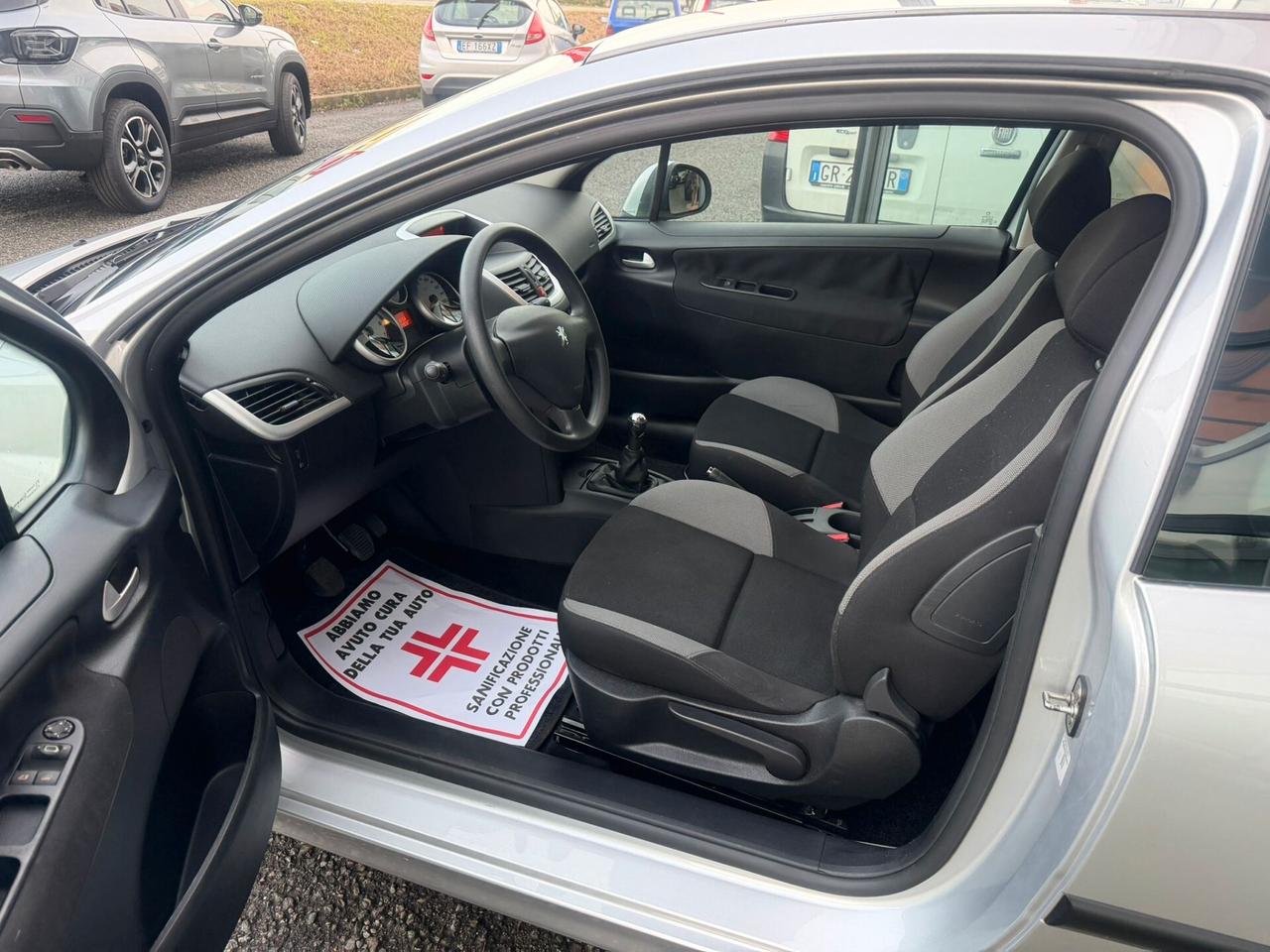 Peugeot 207 1.4 8V 75CV 3p. X Line