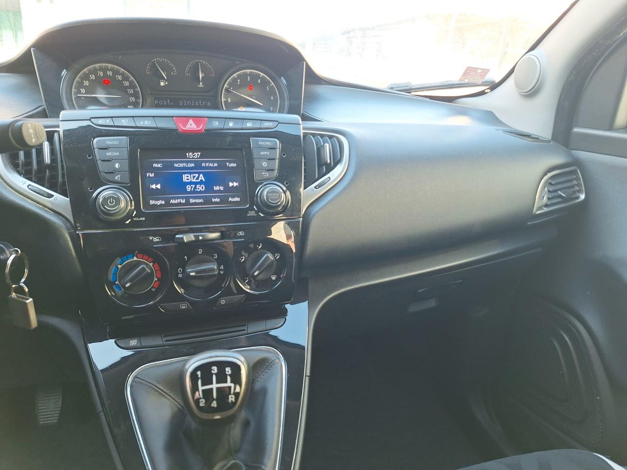 Lancia Ypsilon 1.2 69 CV 5 porte GPL Ecochic Silver