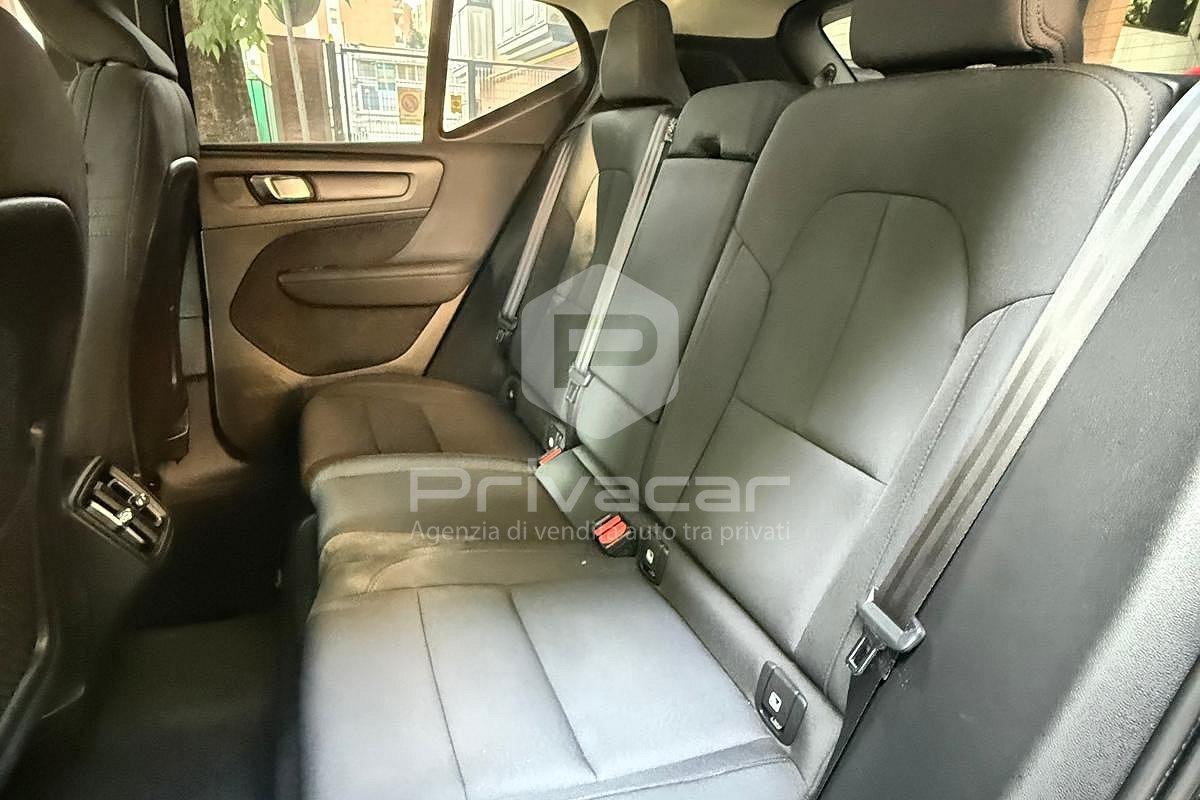 VOLVO XC40 T3 Geartronic Momentum Pro