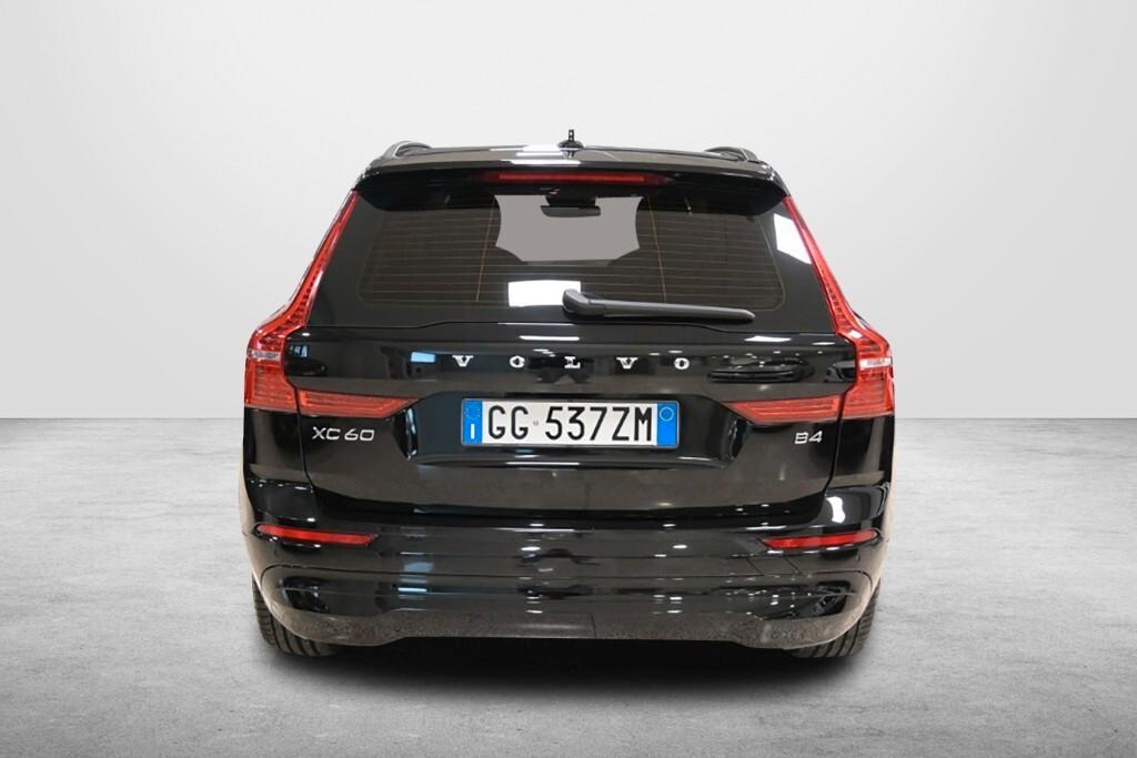 VOLVO XC60 2.0D 197CV B4 (D) GEARTRONIC MOMENTUM ( FARI LED - COCKPIT - NAVI - SENSORI POST. - CERCHI 18 )