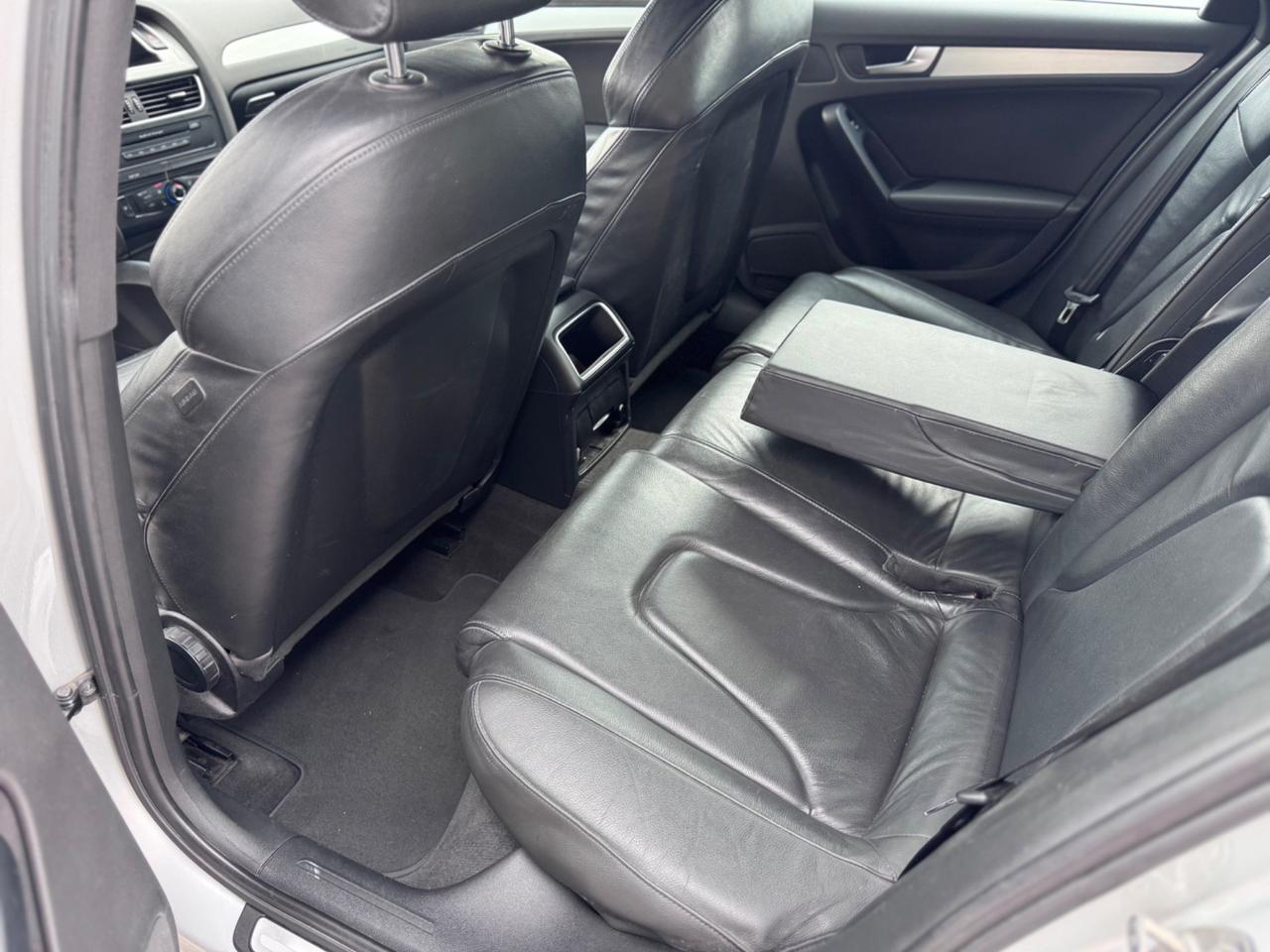 Audi A4 2.0 TDI 143CV S LINE