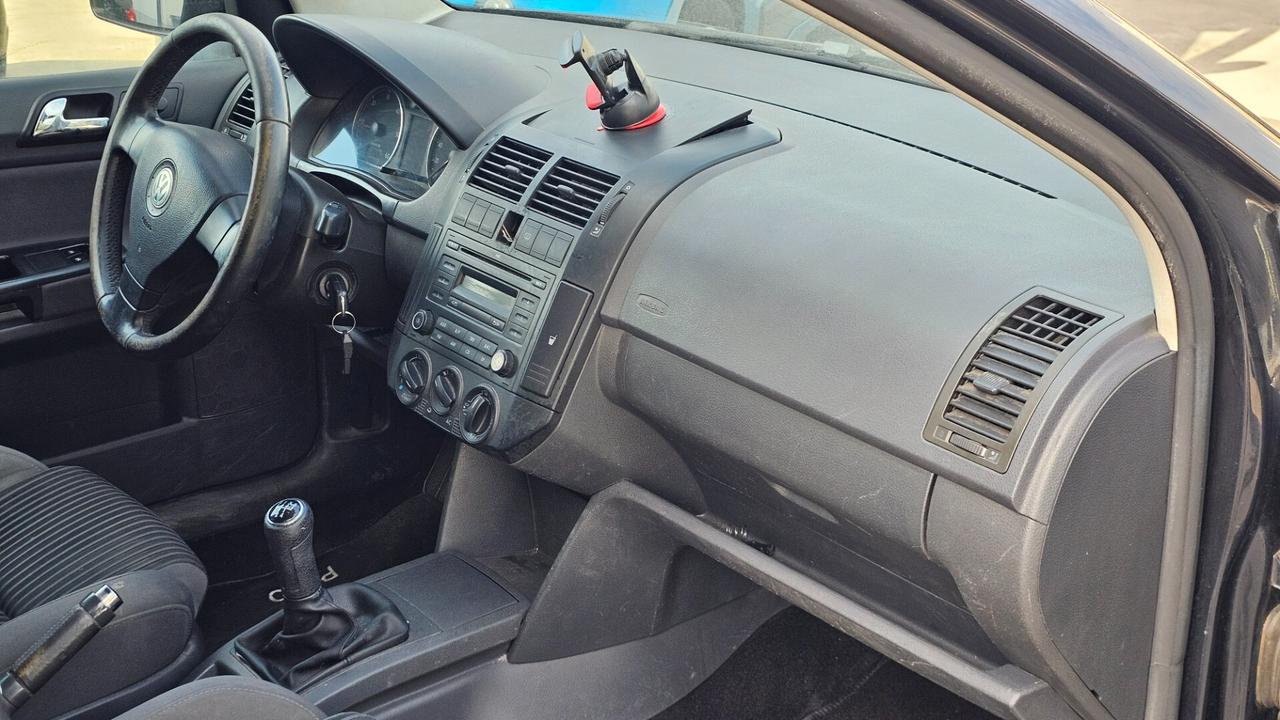 Volkswagen Polo 1.4/80CV TDI 5p. Sportline