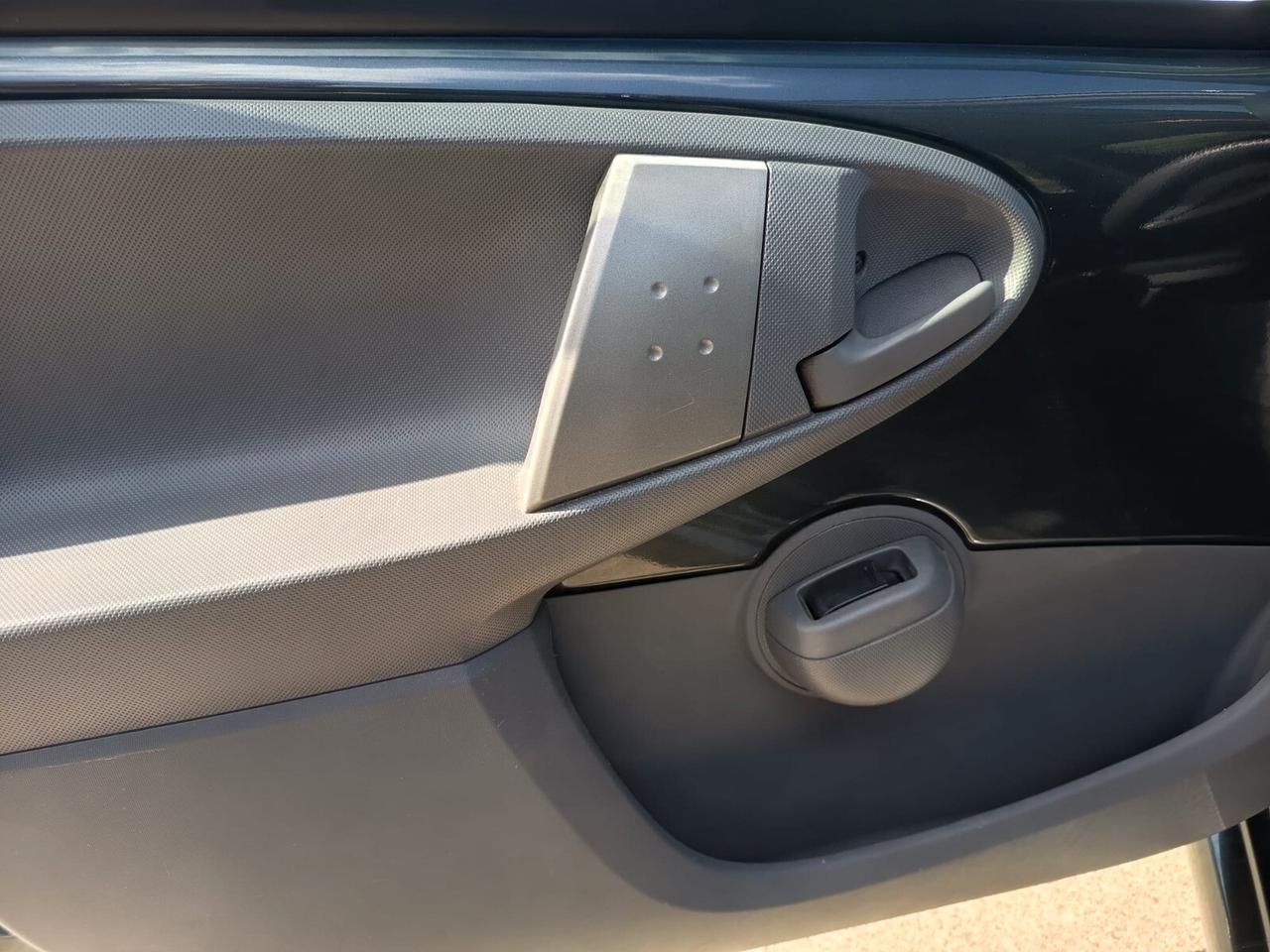 Aygo 1.0 12V VVT-i 5 porte Now