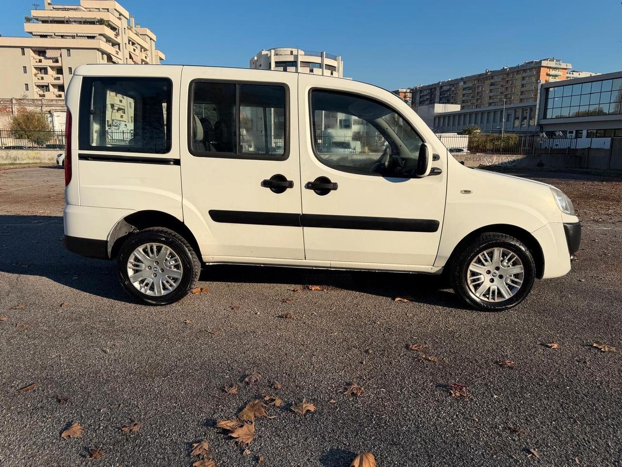 Fiat Doblò 1.3 MJ 16V Combi 5 p.ti N1