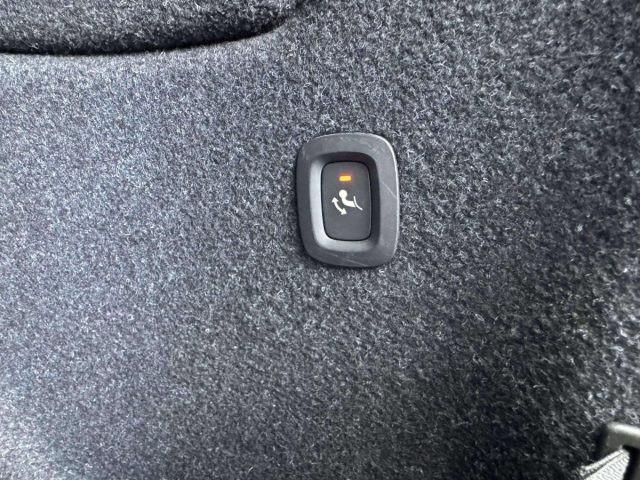 VOLVO XC40 T3 MOMENTUM AUTOMATICA