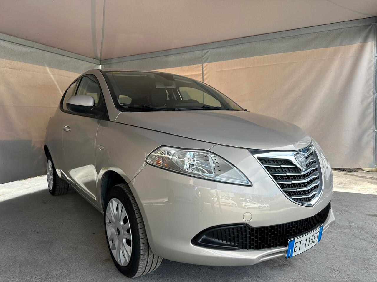 Lancia Ypsilon 0.9 Twinair 85 CV 5P Metano Ecochic Gold