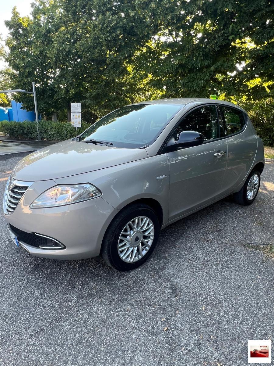 LANCIA - Ypsilon - 0.9 T.Air 85 CV 5 porte Metano Ecochic Gold