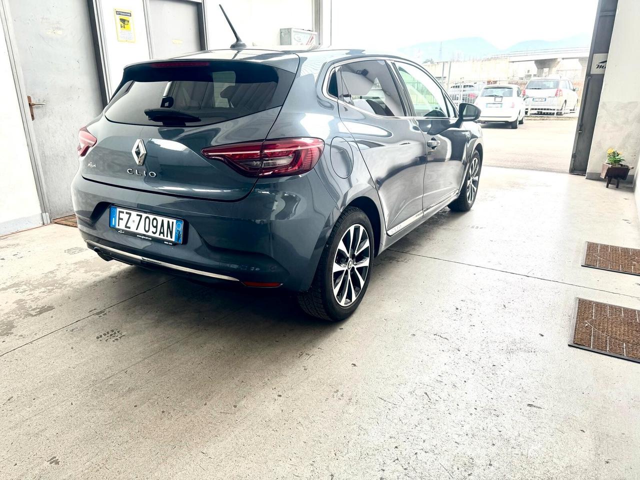 Renault Clio TCe 130 CV EDC FAP 5 porte Intens