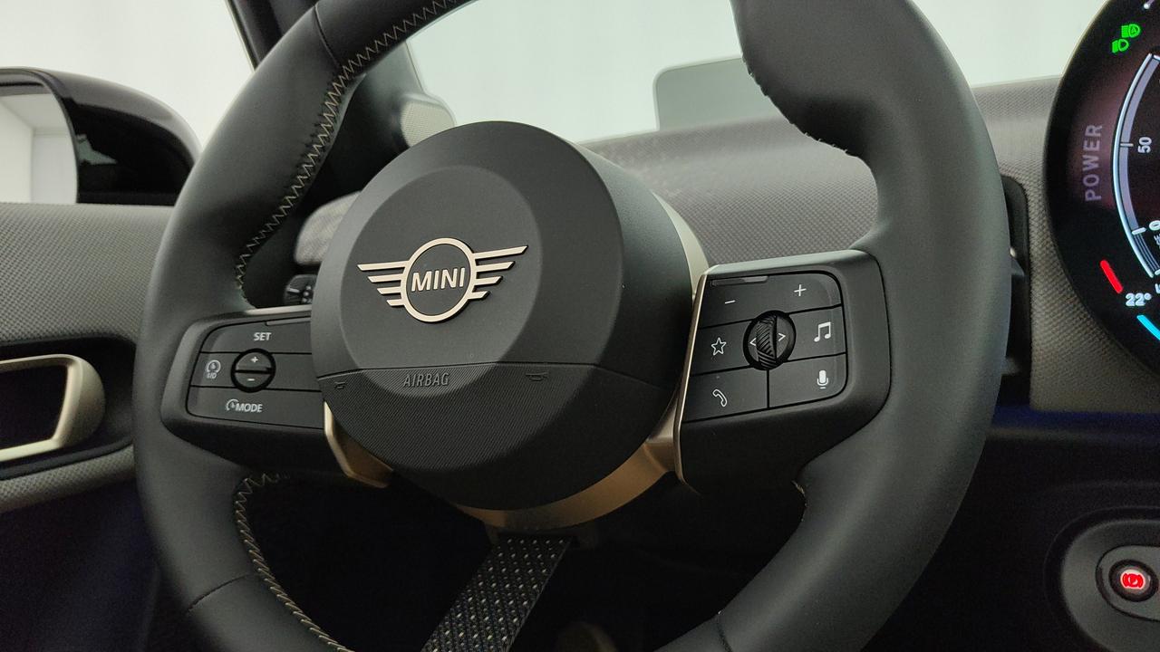 MINI Mini Cooper Cabrio F67 - Mini Cooper Cabrio 2.0 S Favoured auto