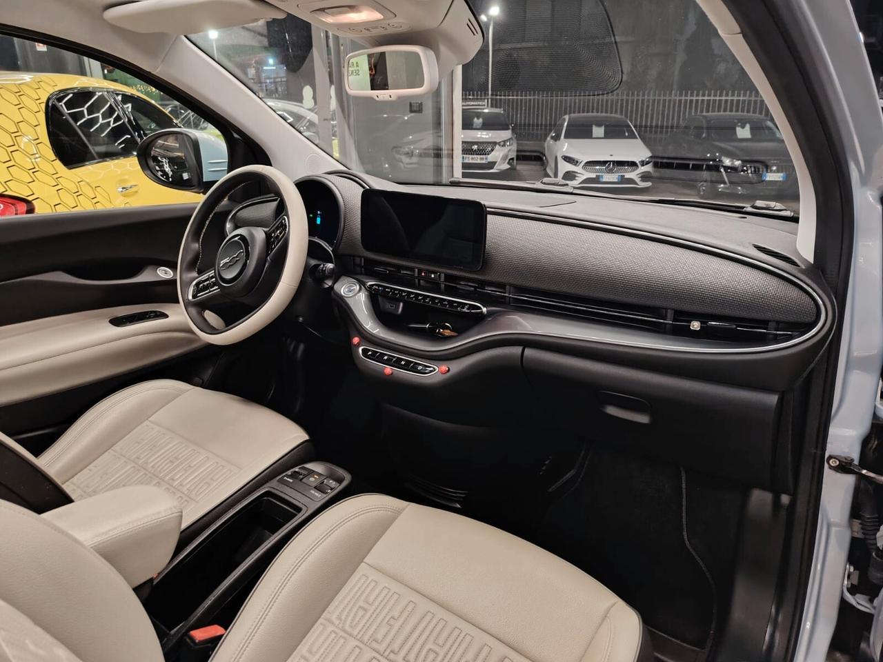 Fiat 500e Cabrio 42 kWh La Prima