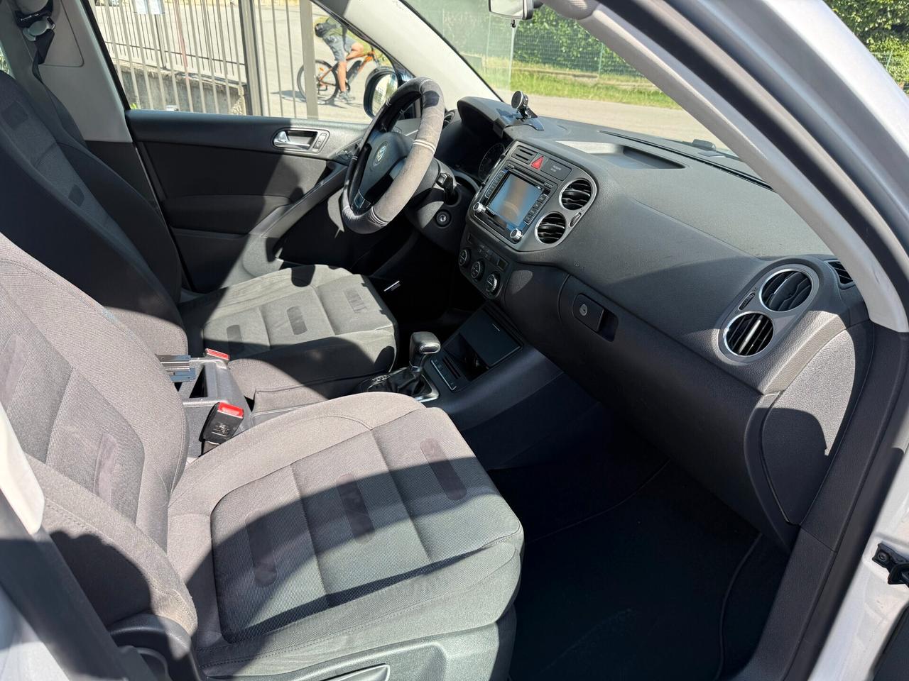Volkswagen Tiguan 2.0 TDI DPF 4MOTION tiptronic Track & Field
