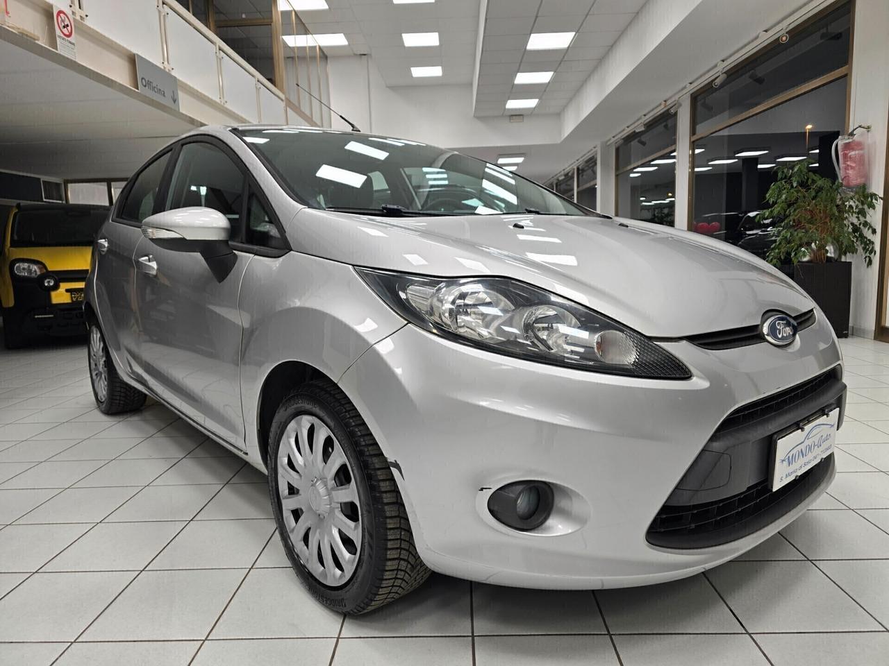 Ford Fiesta 1.2 82CV 5 porte 2010 NEOPATENTATI