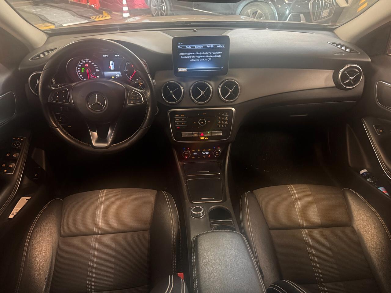 Mercedes-Benz GLA 180 180 d Sport auto UNICO PROPRIETARIO