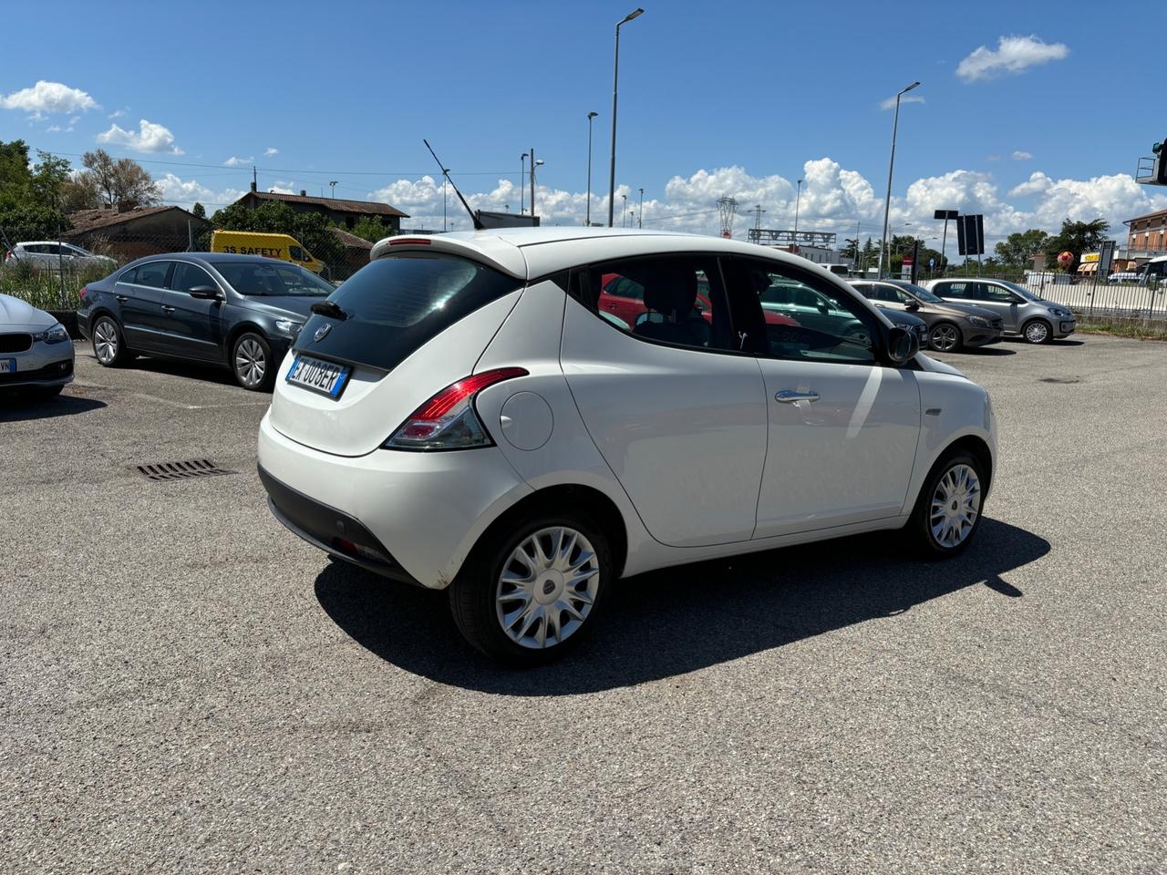 Lancia Ypsilon 1.3 MJT 95CV Silver - 2014