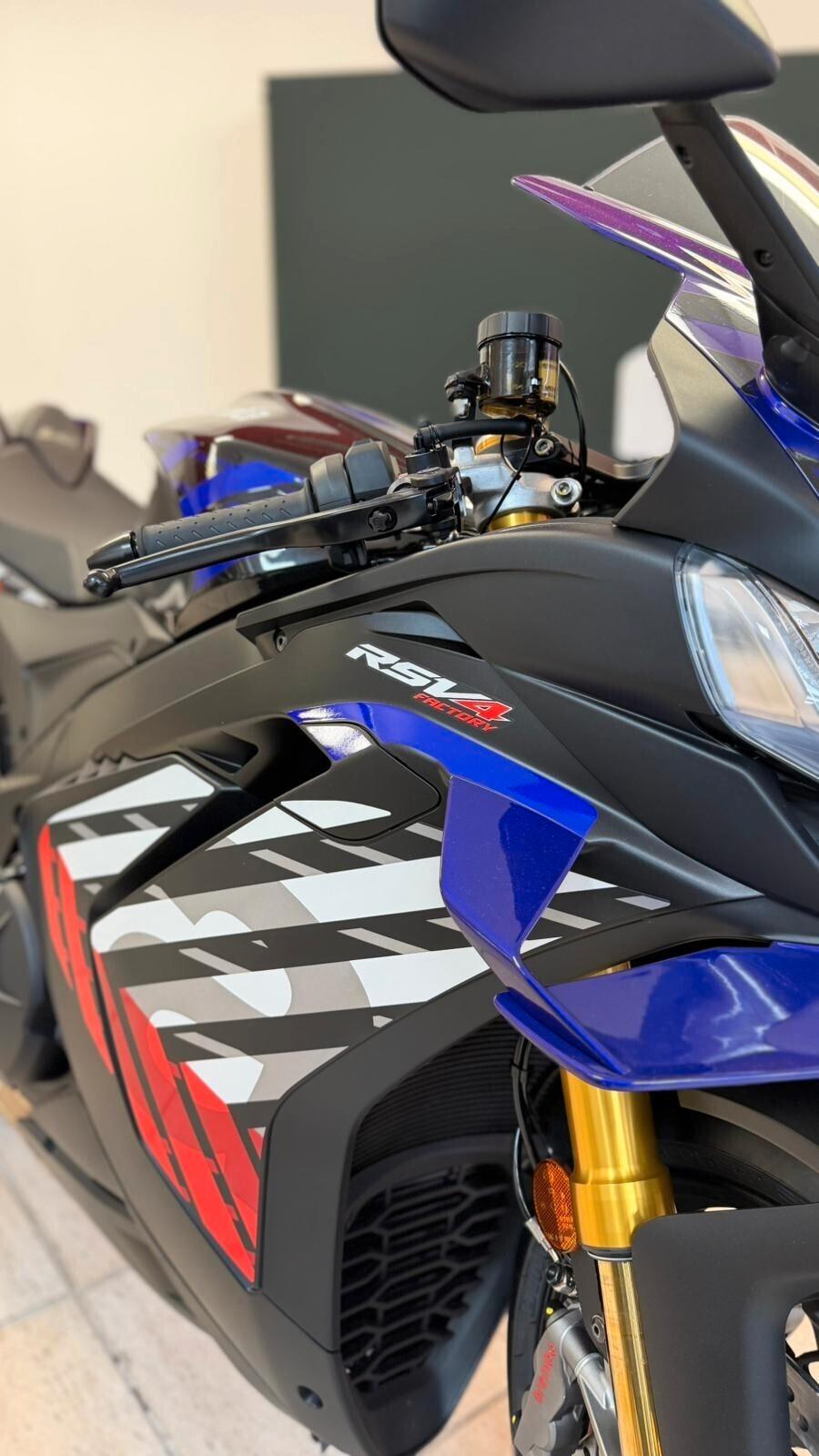 APRILIA RSV4 FACTORY 1100 – 220 CV – MY26 – NUOVA