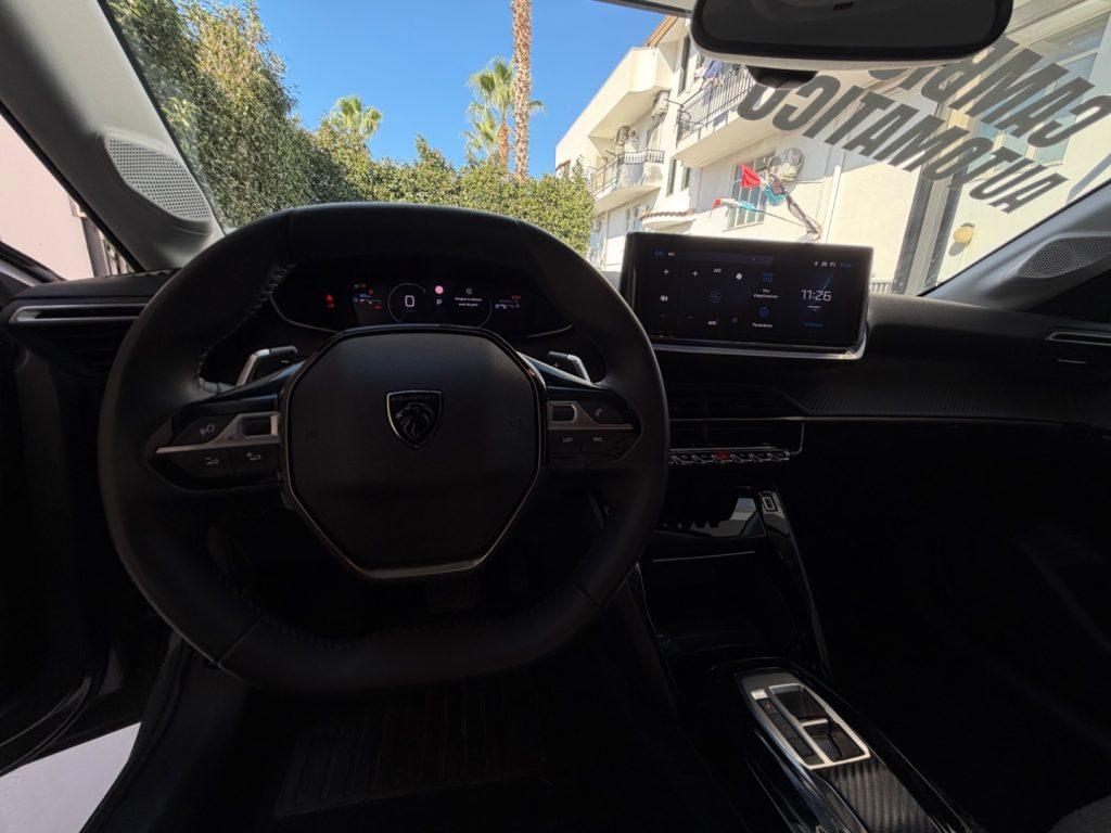 Peugeot 208 Hybrid 110 e-DCS6 Allure da €199,00 mensili