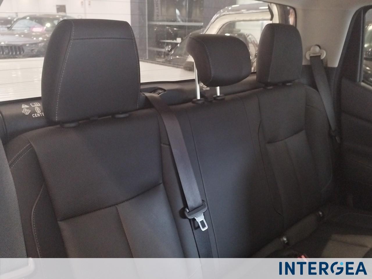 NISSAN Navara 2.3 dci d.cab Tekna 4wd 190cv auto E6