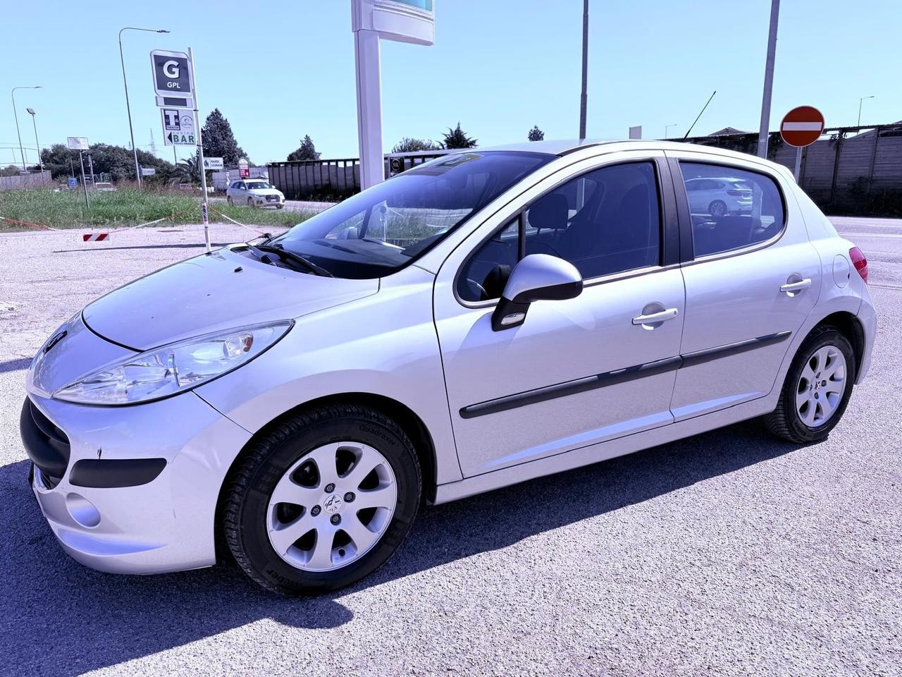 Peugeot 207 1.4 HDi 70CV 5p. Ok neopatentati