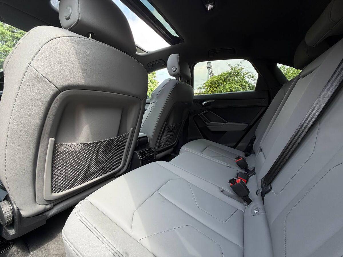 Audi Q3 Sportback 35 1.5 tfsi Identity Black s-tronic