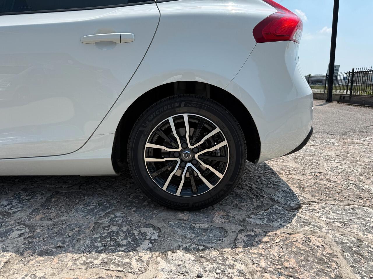 Volvo V40 T2 Momentum
