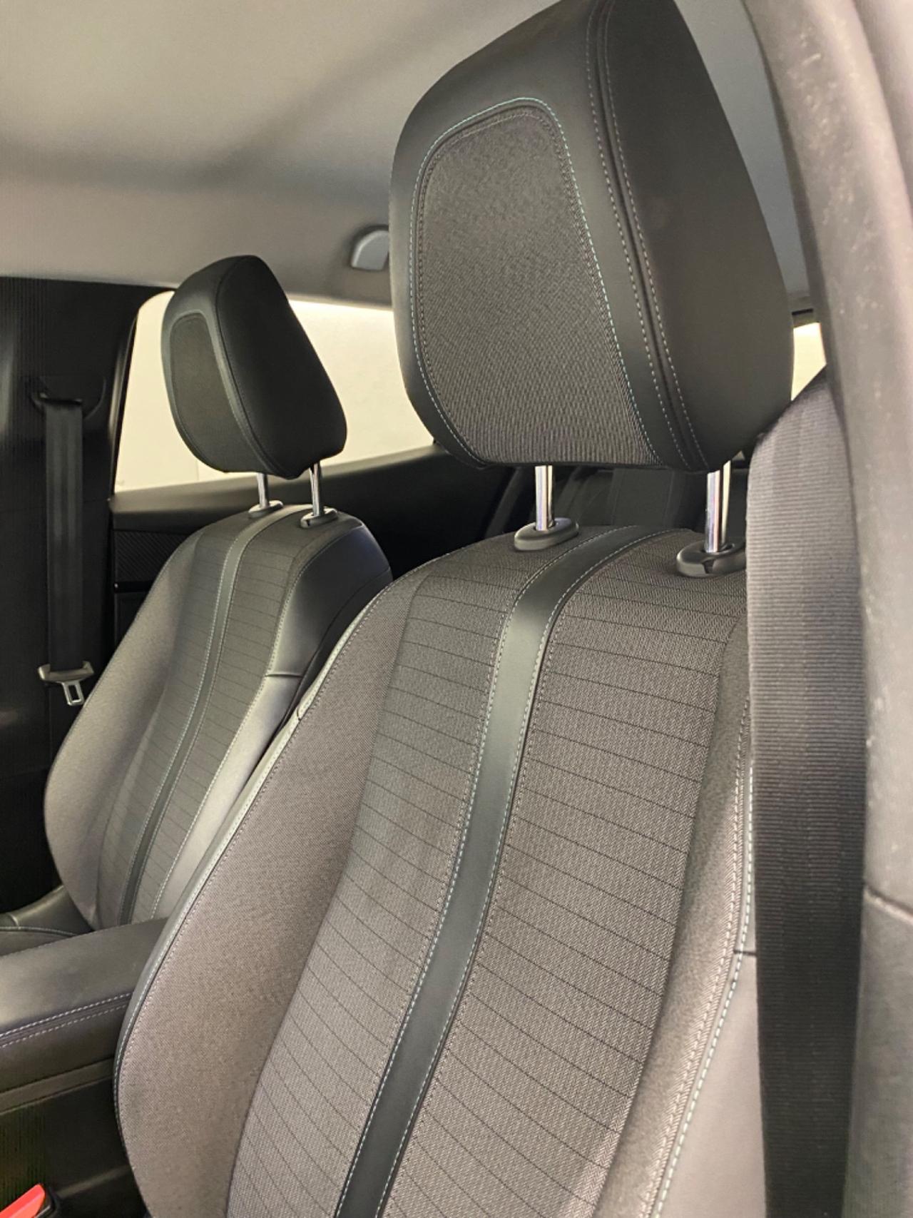 Peugeot 2008 BlueHDi 130 S&S EAT8 Allure