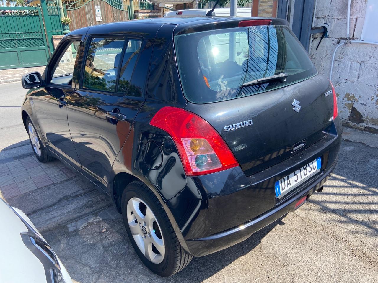 Suzuki Swift 1.3 4x4 5p. GL