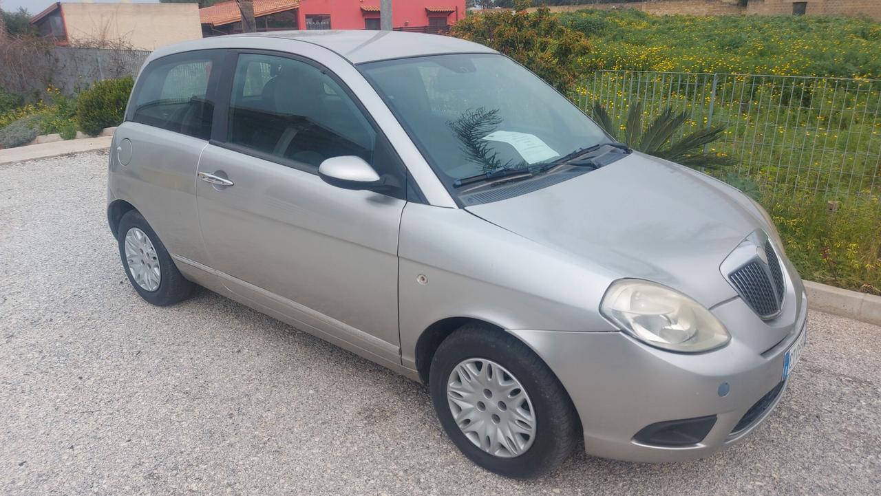 Lancia Ypsilon 1.2 Argento