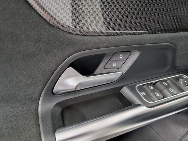 MERCEDES-BENZ GLA 200 d Automatic 4Matic Premium