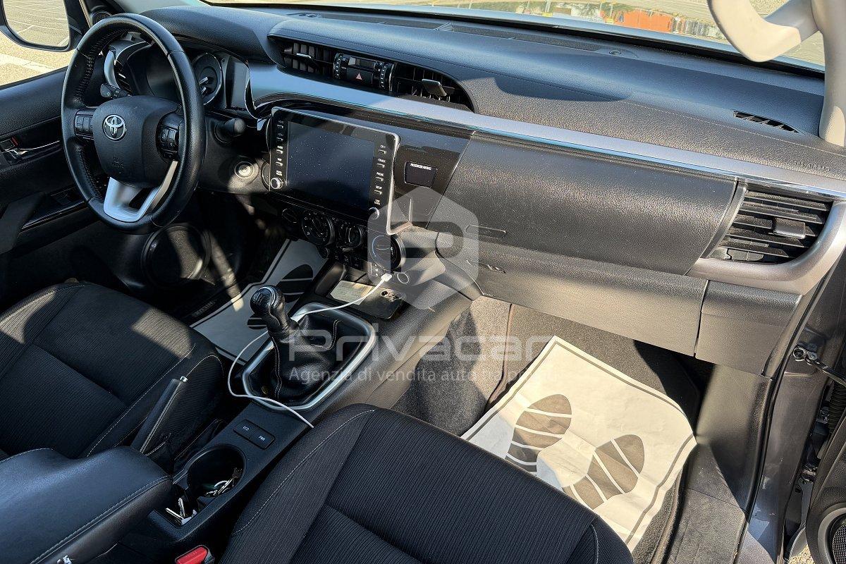 TOYOTA Hilux 2.8 D 4WD 4 porte Double Cab Lounge