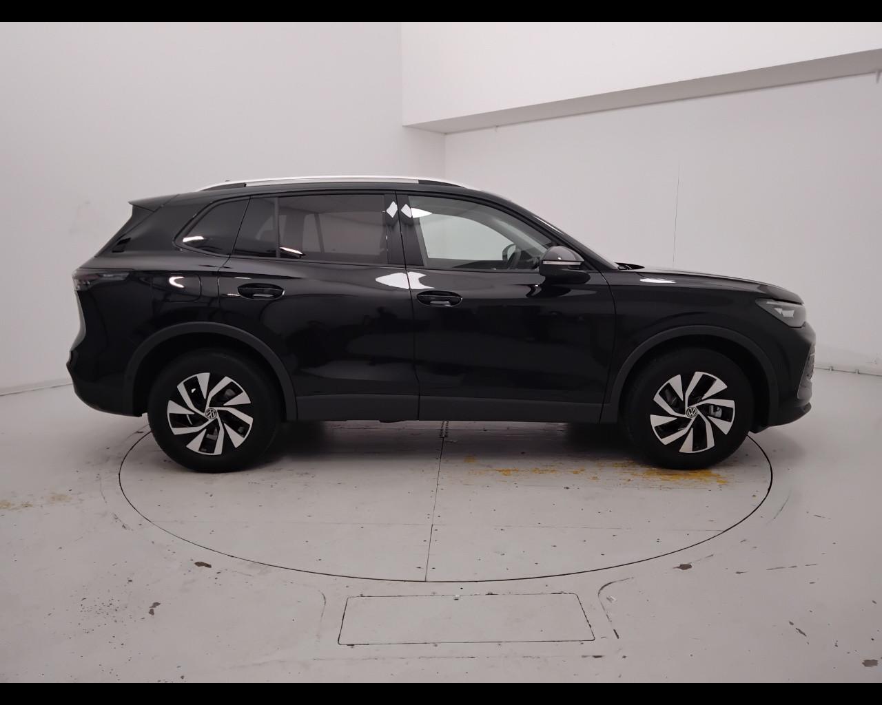 VOLKSWAGEN Tiguan III 2024 - Tiguan 1.5 tsi ehybrid Edition Plus 204cv dsg