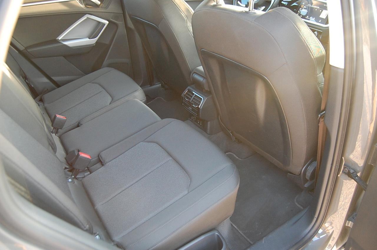 Audi Q3 35 TDI S tronic Business