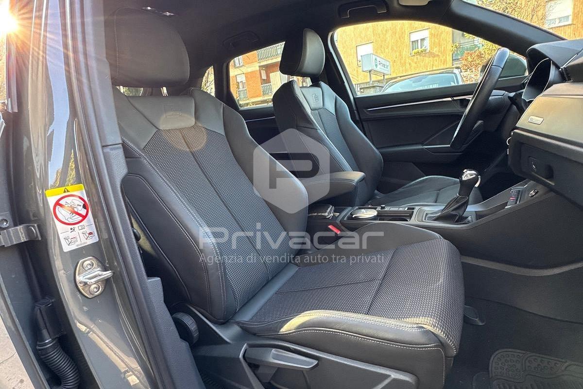 AUDI Q3 45 TFSI e S tronic S line edition