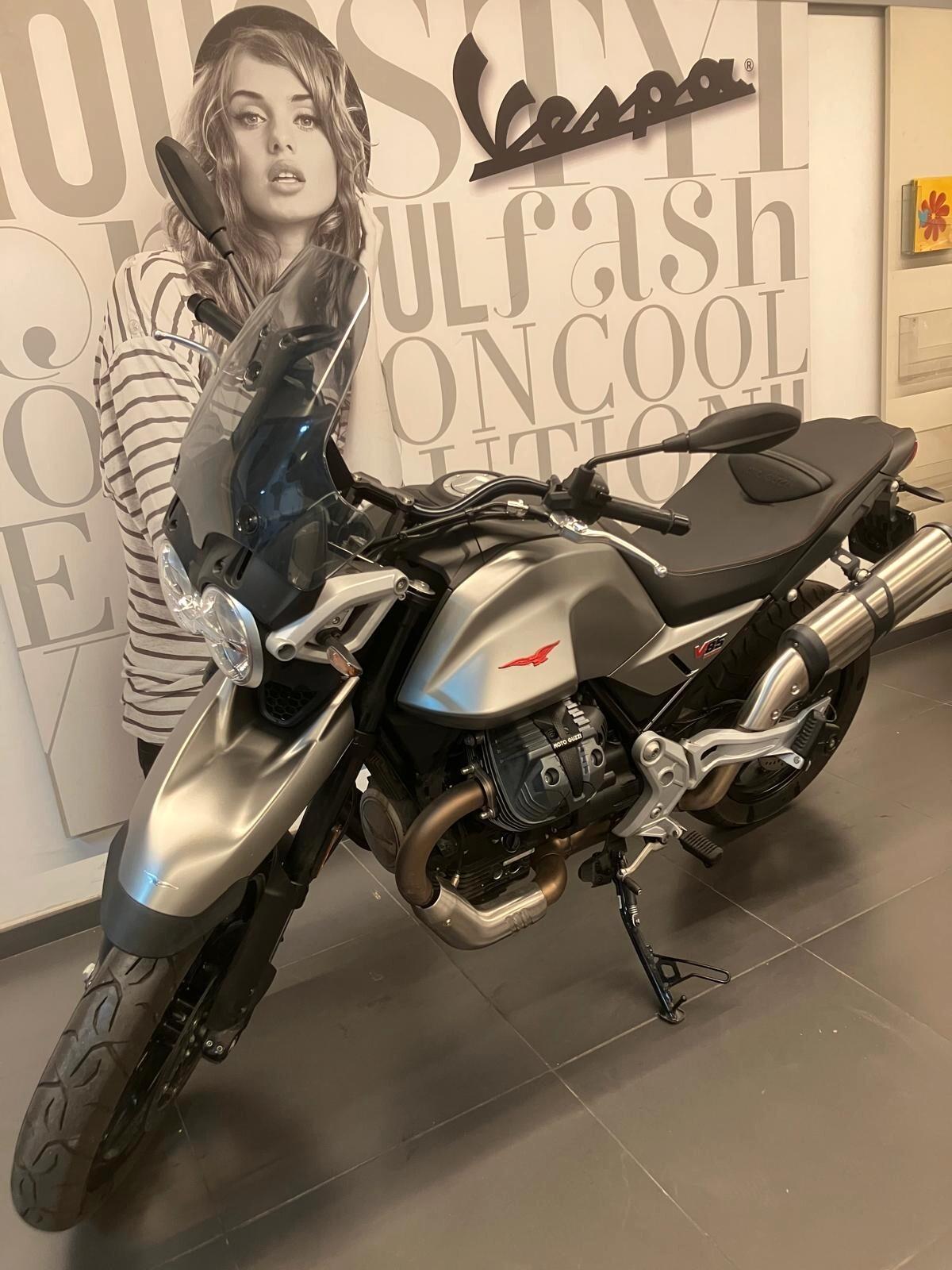 Moto Guzzi V 85 STRADA
