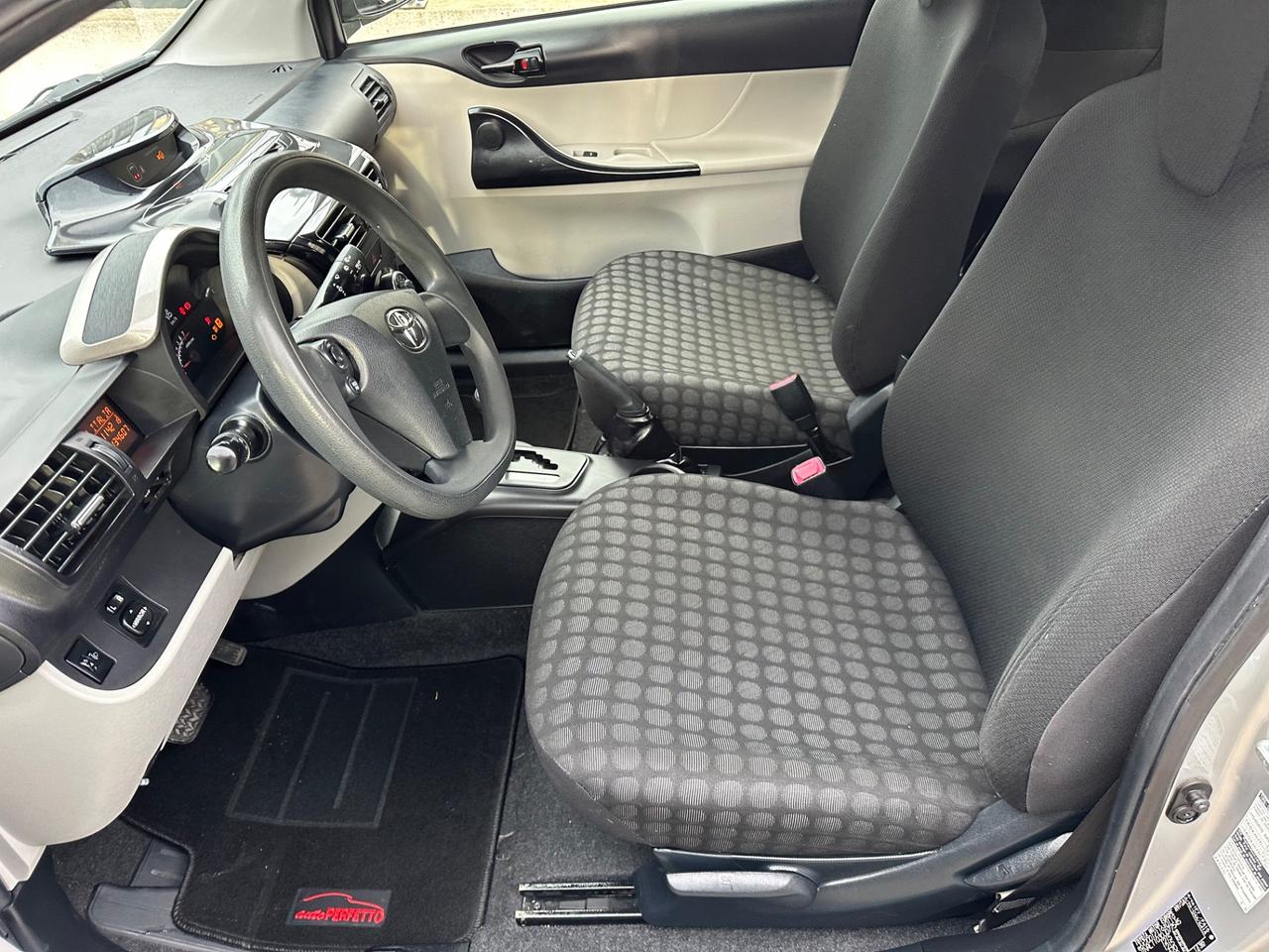 Toyota iQ 1.0 CVT Trend