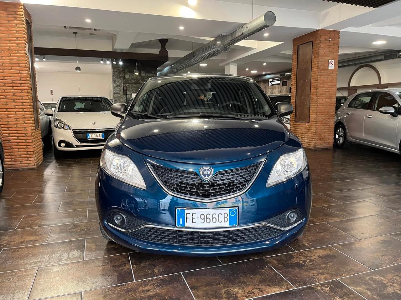 Lancia Ypsilon 1.2 69 CV 5 porte Silver