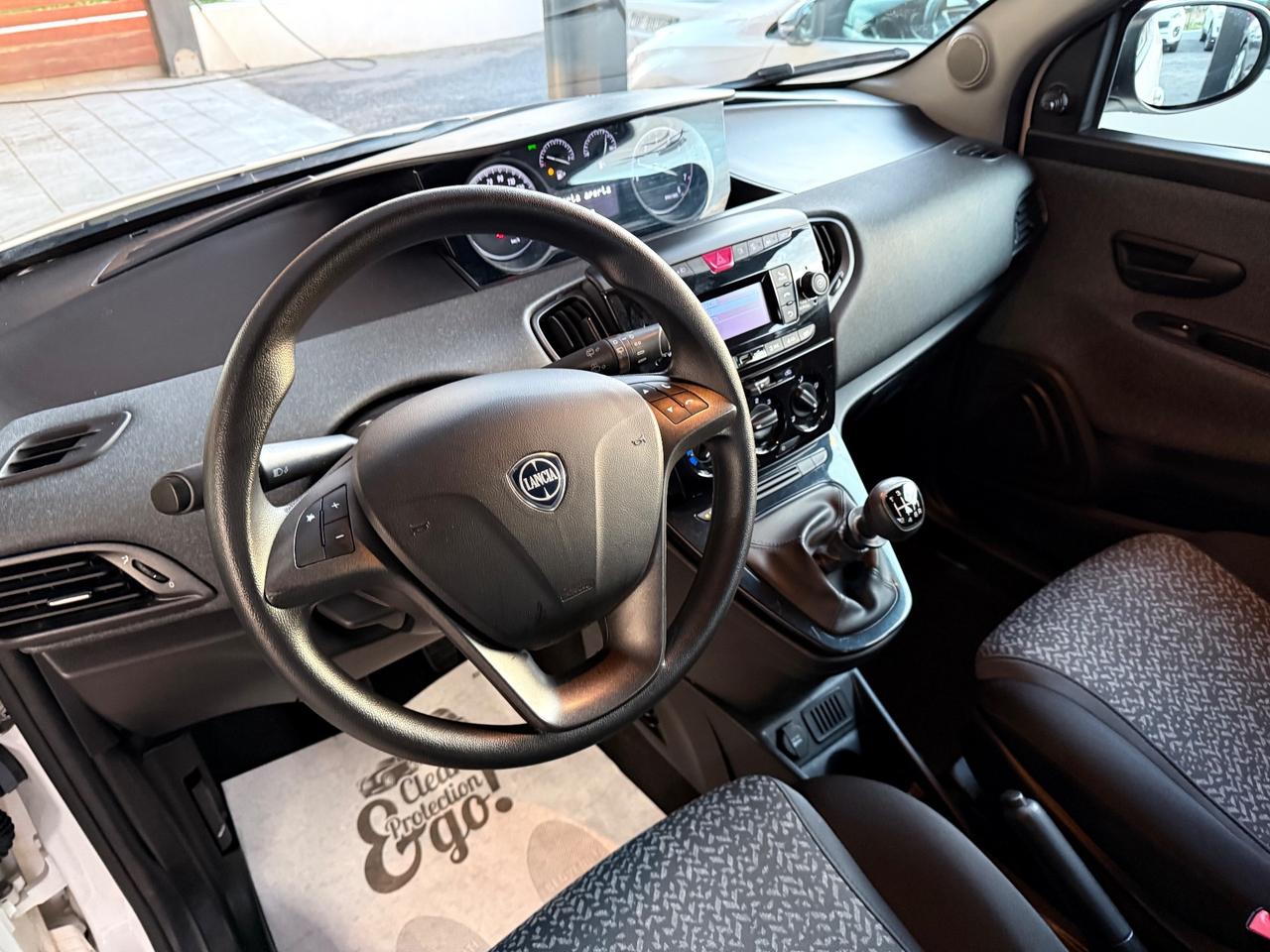 Lancia Ypsilon 1.0 FireFly 5 porte S&S Hybrid Ecochic A. Ferretti