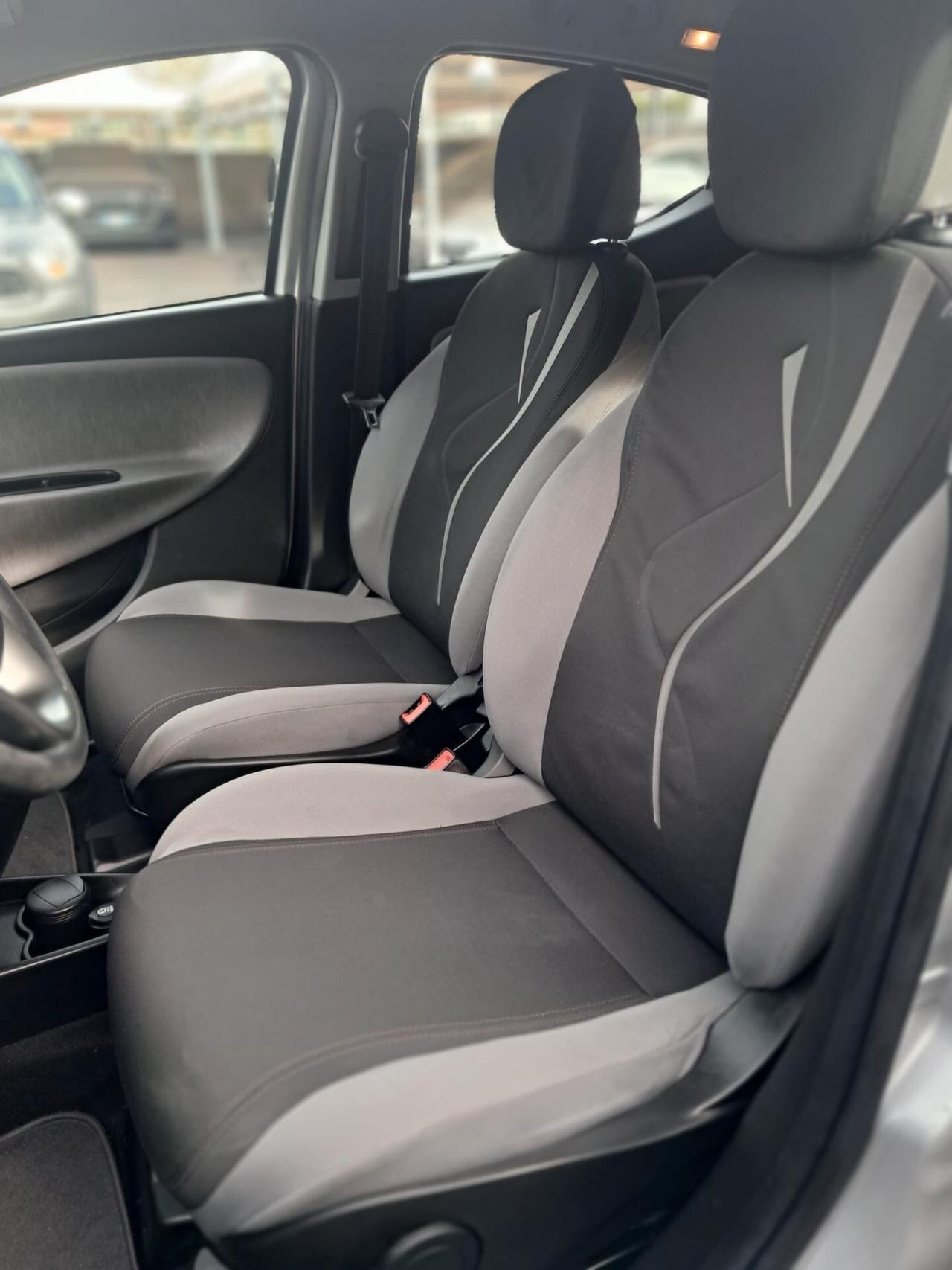 Lancia Ypsilon 1.2 69 CV 5 porte GPL Ecochic Silver