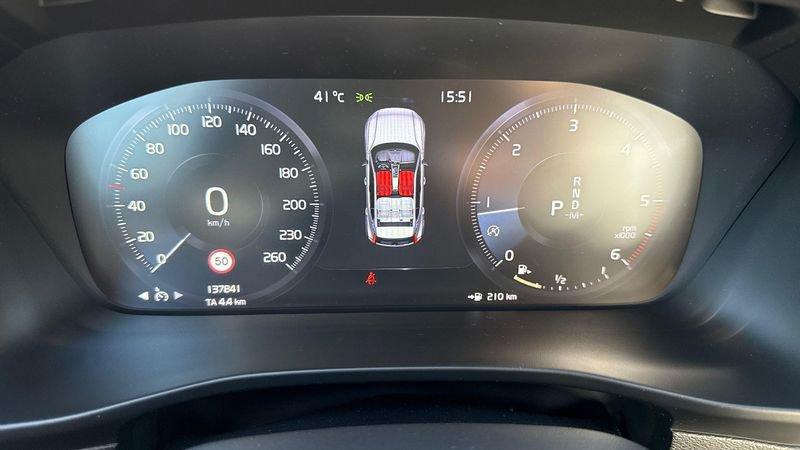 Volvo XC40 2.0 D3 R-Design