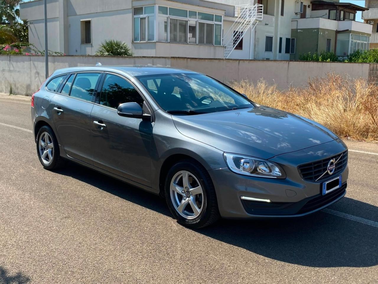 Volvo V60 D2 Geartronic Momentum