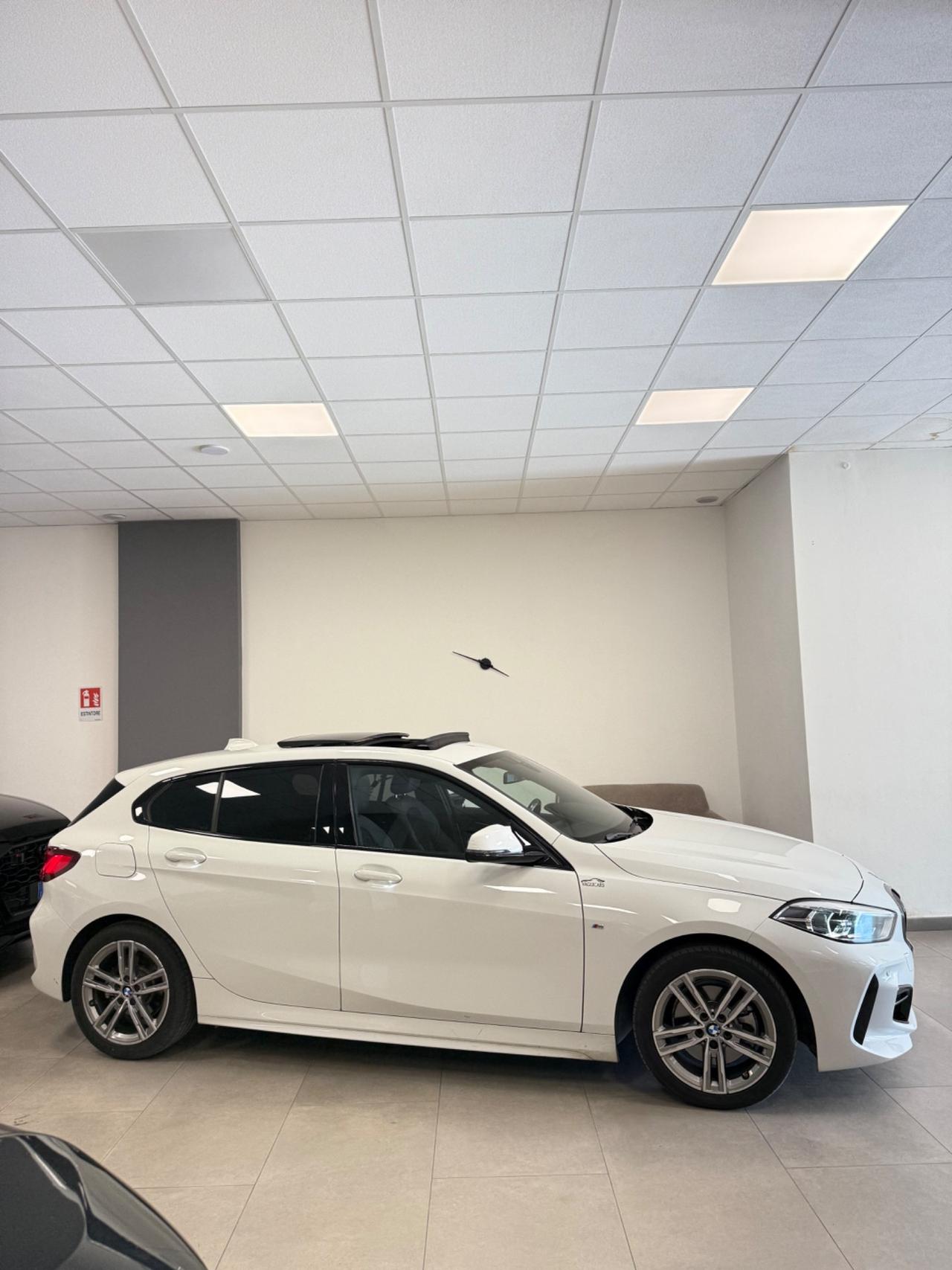 Bmw 116 116d 5p. Msport